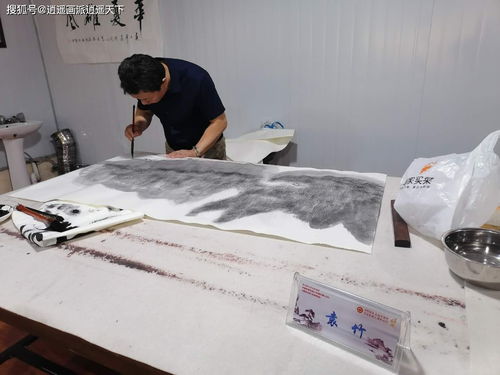 逍遙畫(huà)派袁竹以“三化營(yíng)銷”破局 從百米長(zhǎng)卷研討到藝術(shù)IP深耕